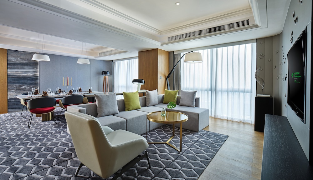 Suite, 1 Bedroom (High Floor) - Photo 4