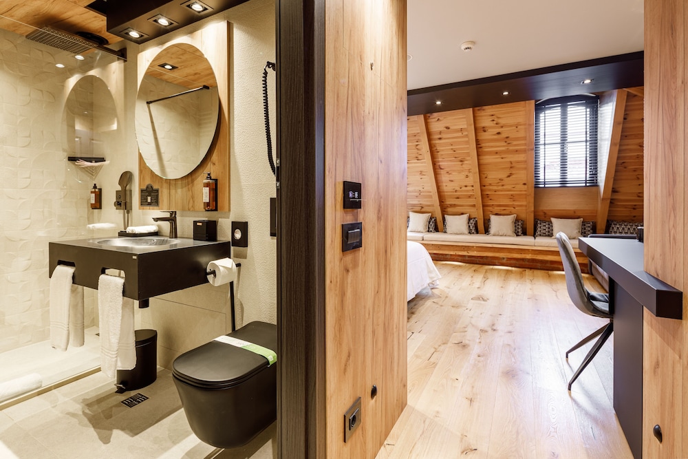 Executive Double Room - Photo 9