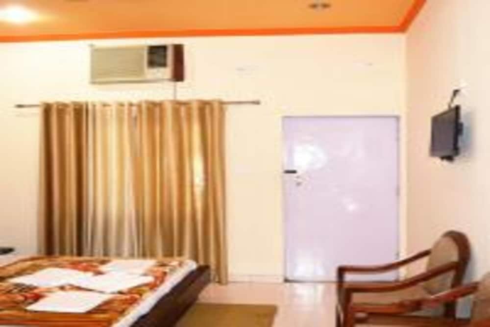 Deluxe Room - Photo 7