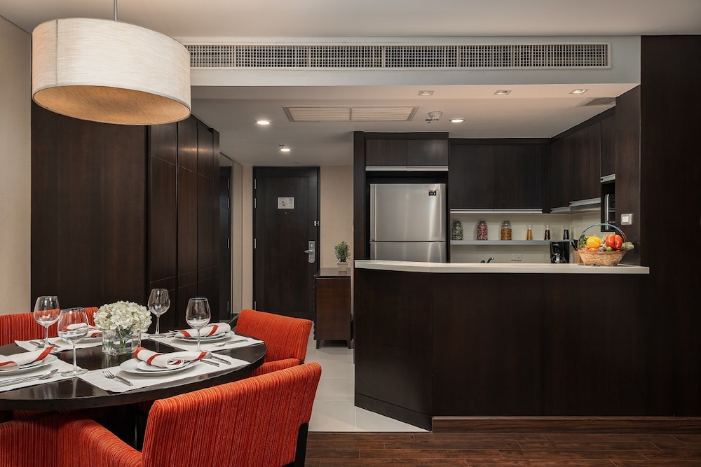 Deluxe Suite, 2 Bedrooms, City View photo 2