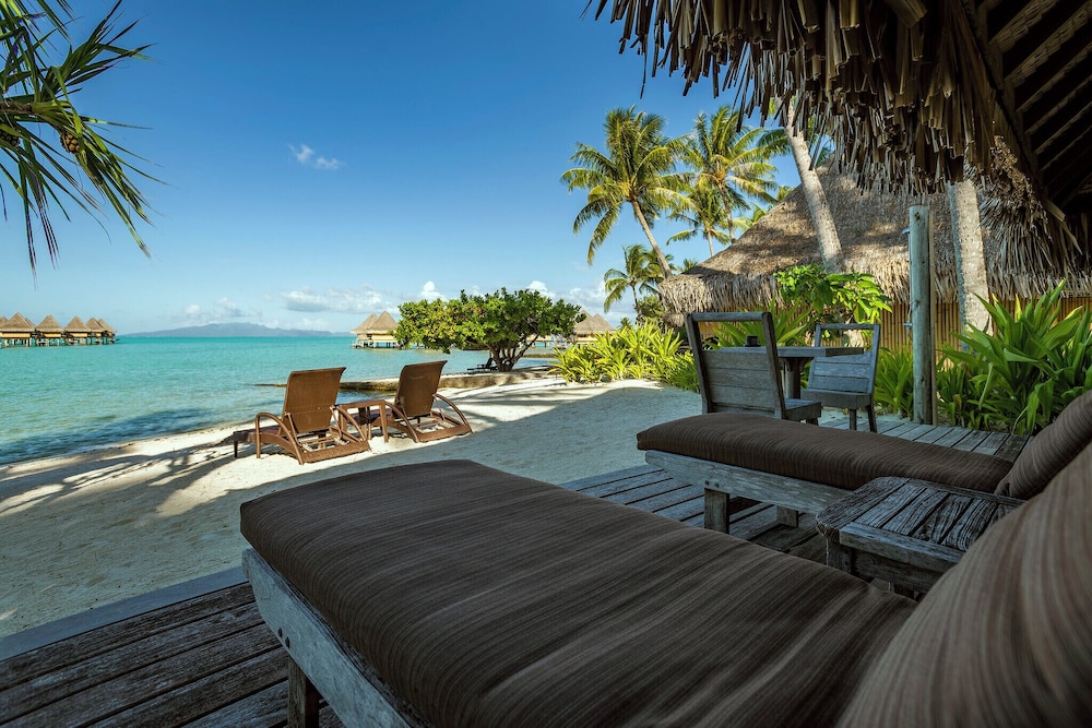 Bungalow, 1 King Bed, Lagoon View (beach)