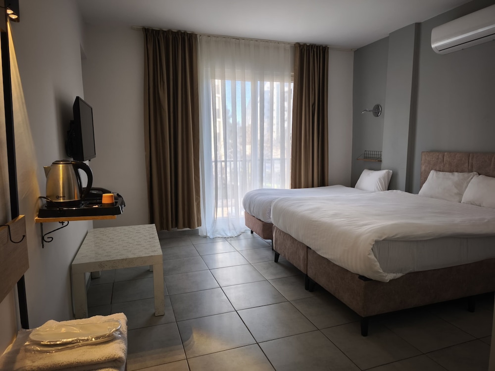Standard Triple Room (without balcony) - Photo 4