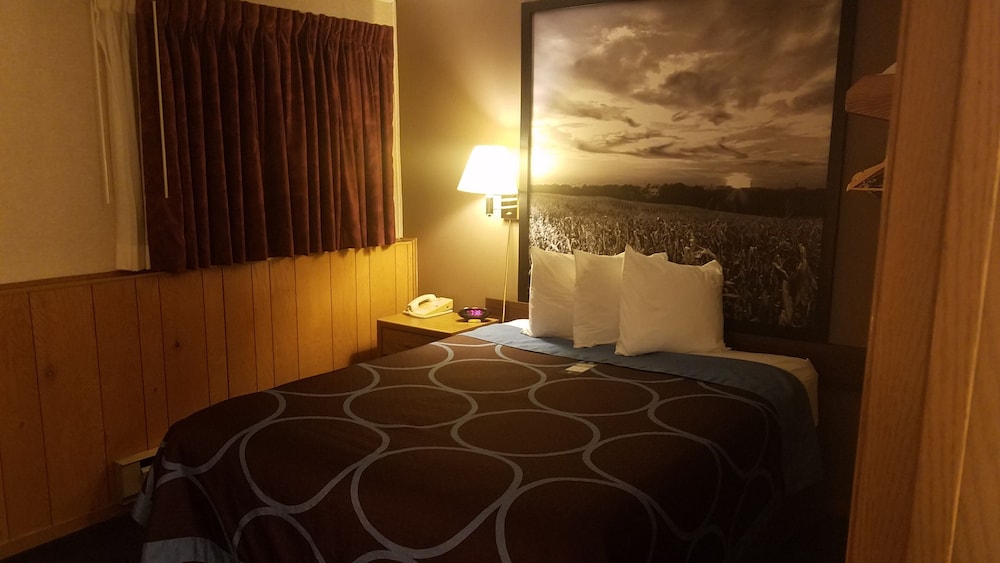 Room, 1 Queen Bed, Non Smoking, Kitchen - Photo 1