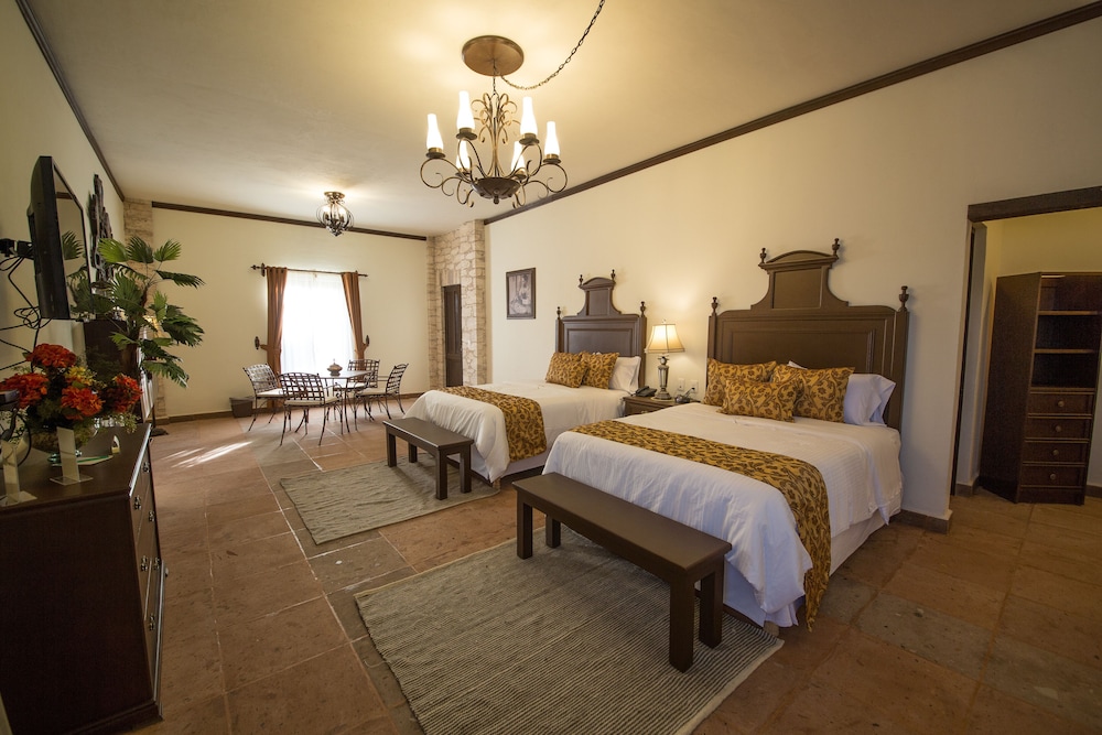 Comfort Suite, 1 Bedroom, Garden View, Garden Area
