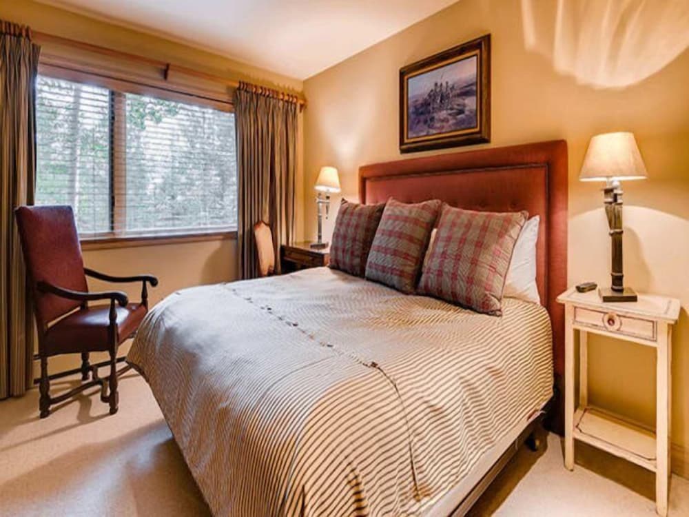 House (Beaver_Creek_Pines_3Bedroom_Den) photo 3
