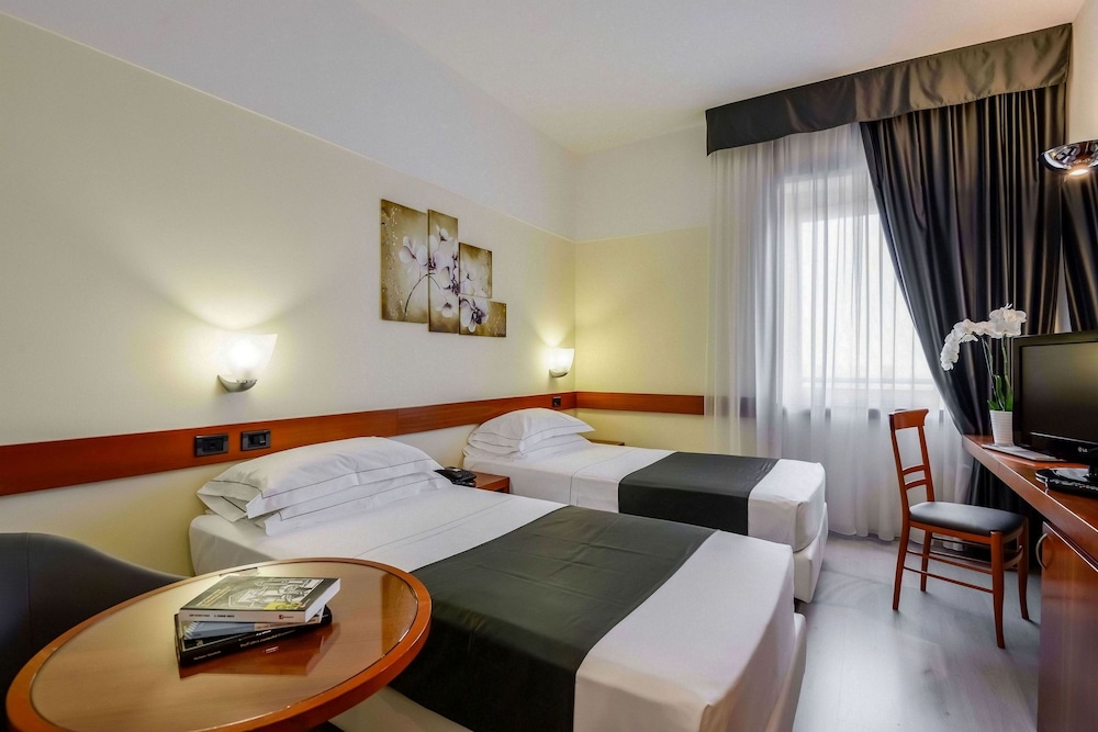Classic Double Room (Sleep and Fly) - Photo 8