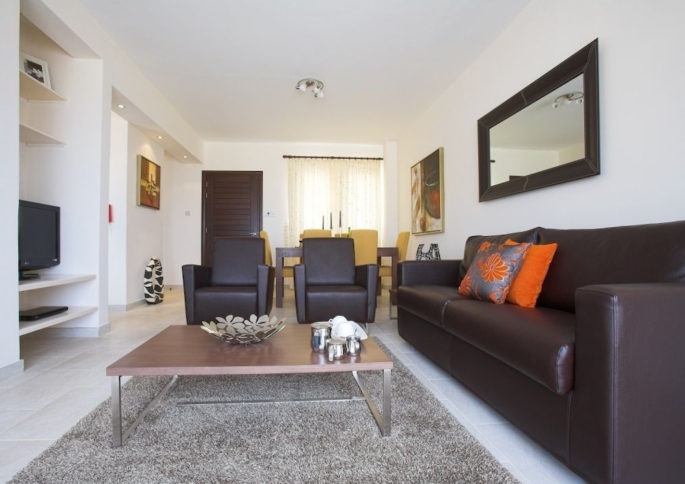 Condo, 2 Bedrooms