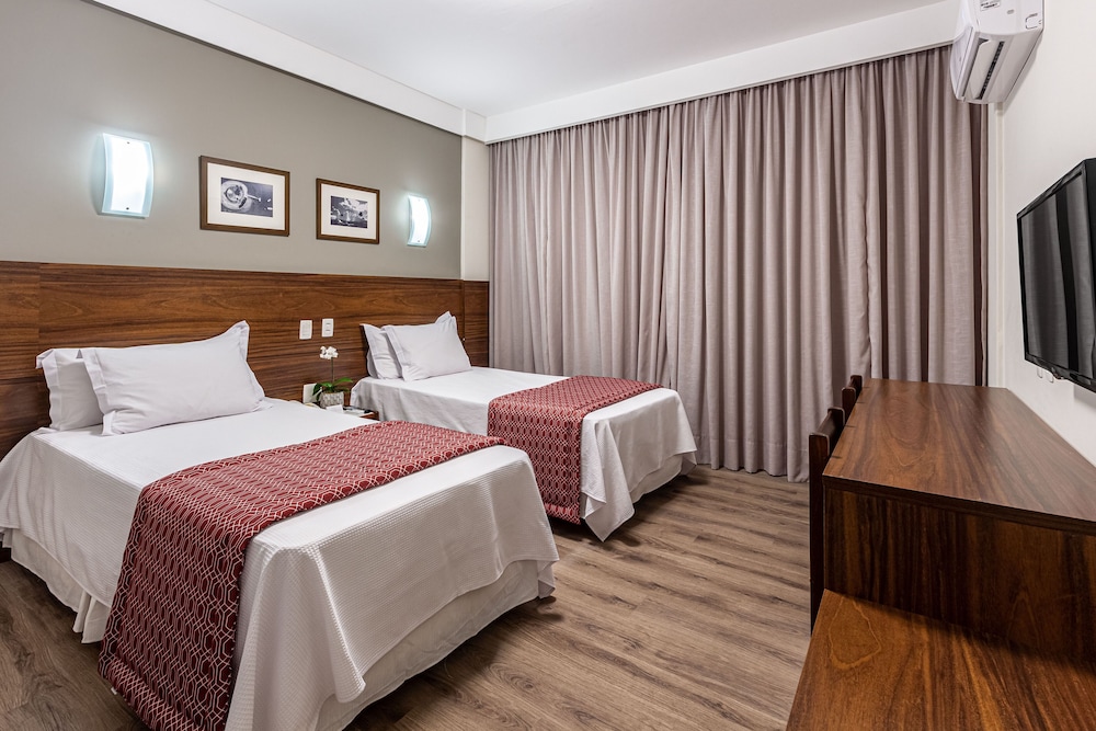 Standard Room, 3 Twin Beds - Photo 1