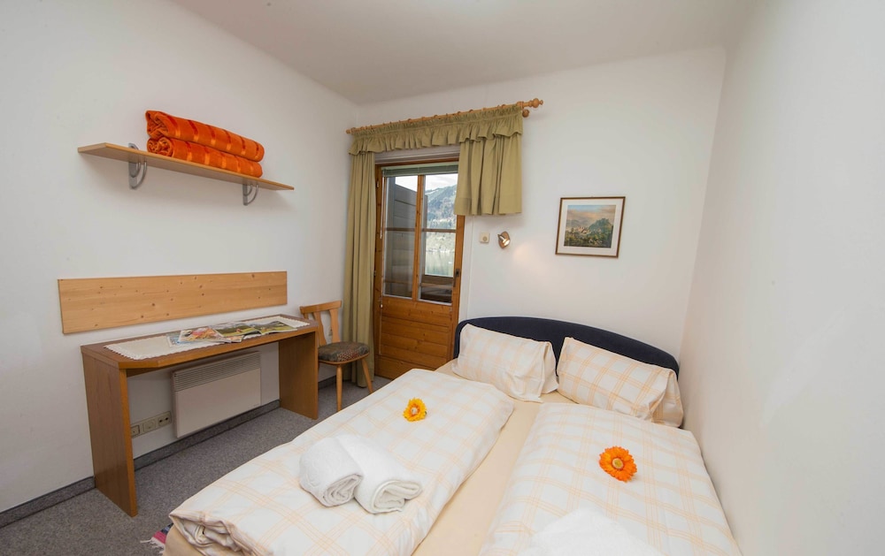 Apartment, 2 Bedrooms, Balcony, Lake View photo 2