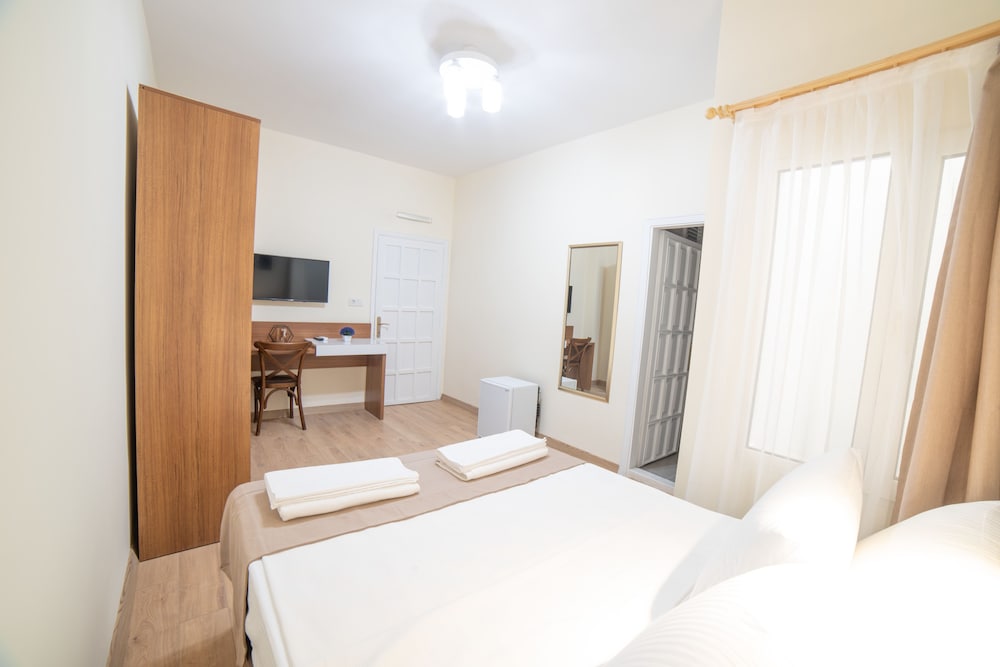 Economy Double Room - Photo 1