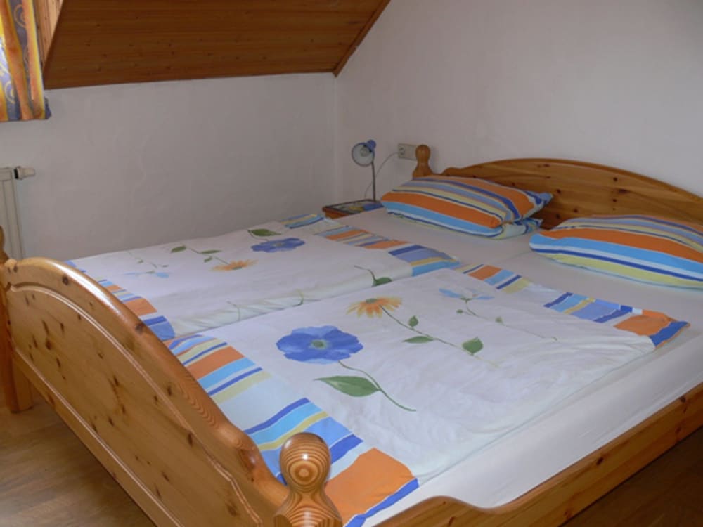 Room, 2 Bedrooms, Garden View (4) photo 1