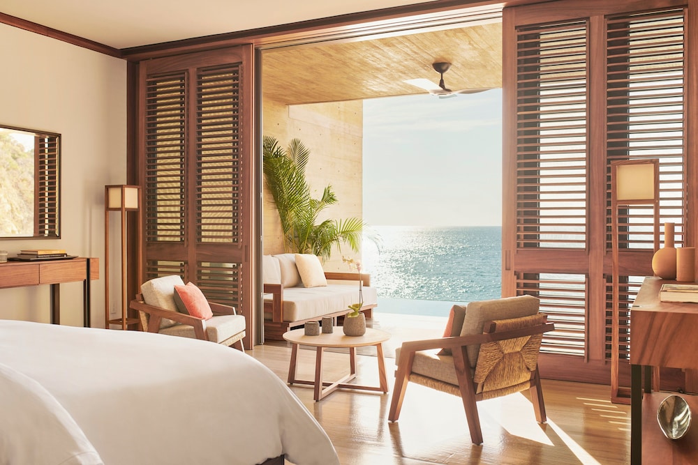 Beachfront Two-Bedroom Outer-Connected Suite With Infinity Pool - Photo 2