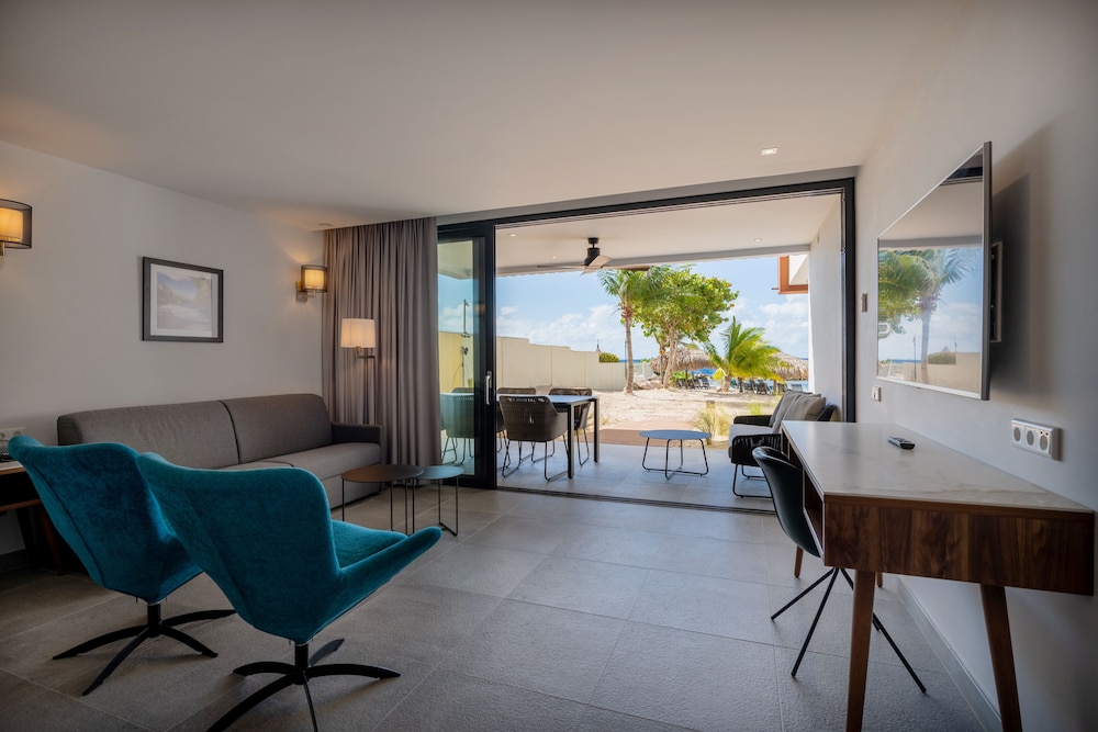 Premium Apartment, 2 Bedrooms, Ocean View, Beachfront - Photo 2