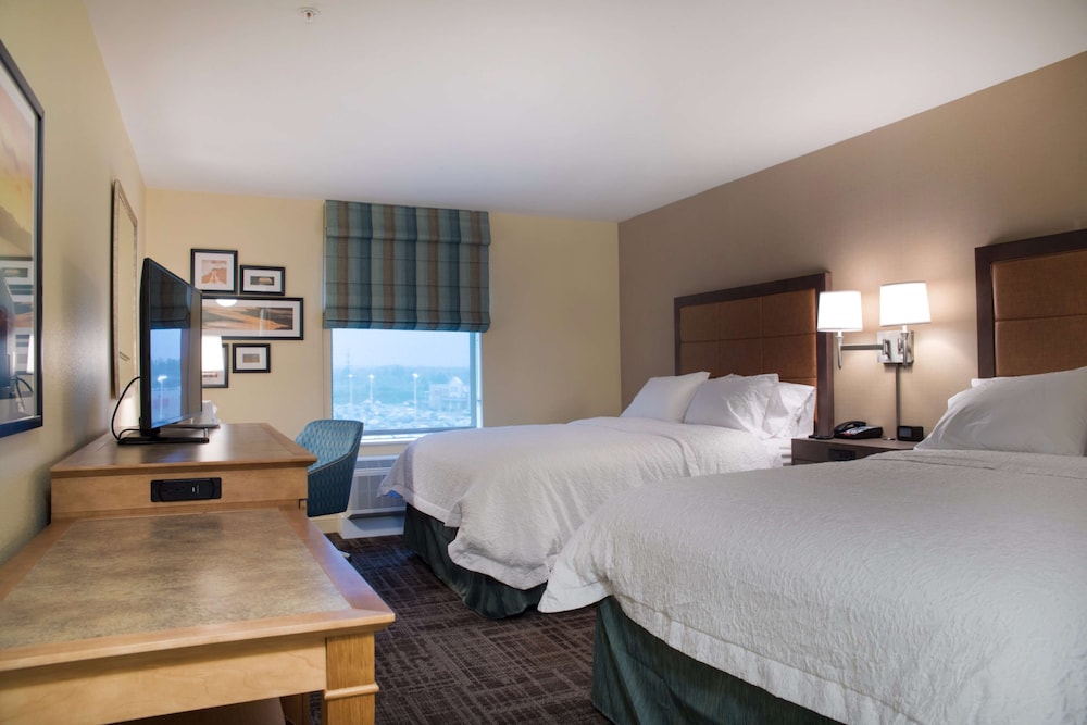 Room, 2 Queen Beds, Non Smoking, Refrigerator & Microwave photo 2