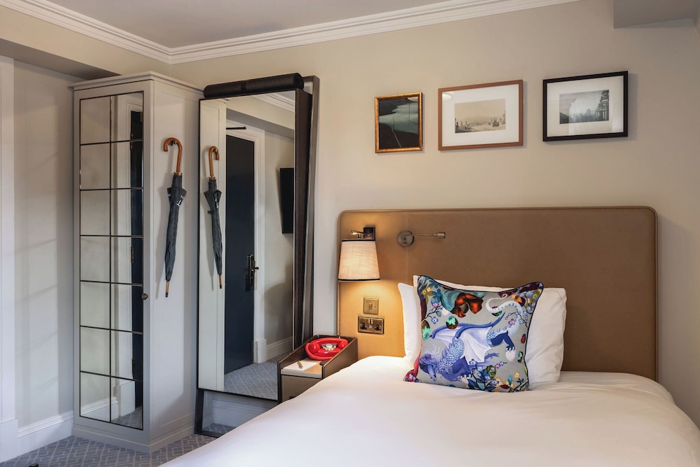 1 Snug Double Bed