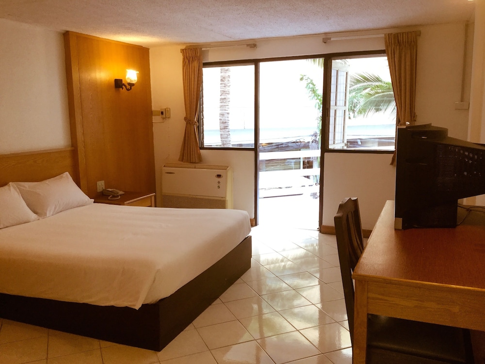 Deluxe Double Room, 1 Queen Bed photo 3