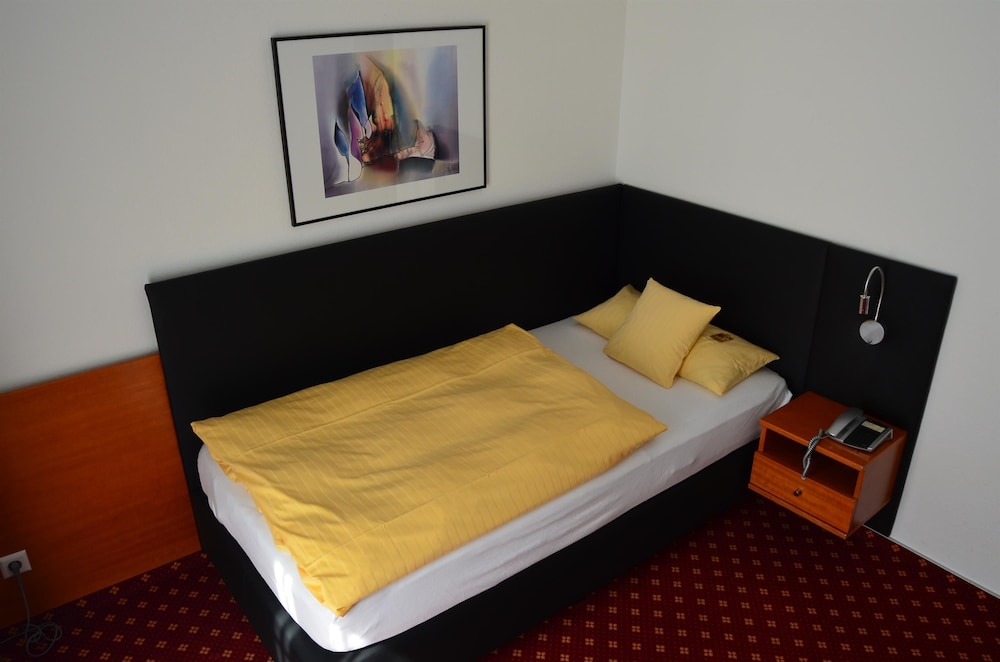Basic Single Room, 1 Twin Bed, Non Smoking photo 1