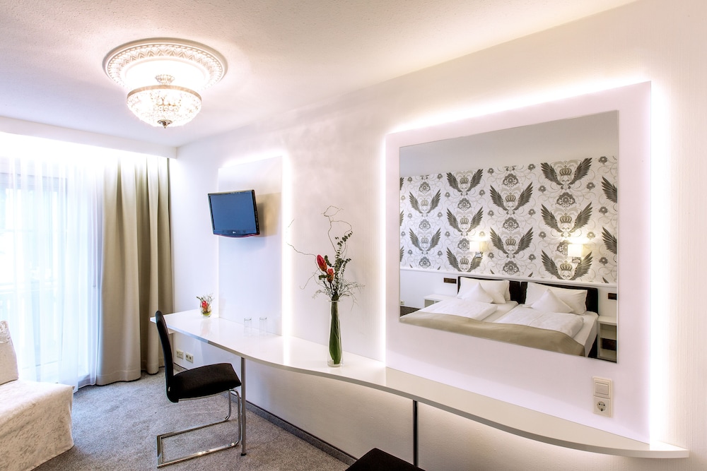 Deluxe Double or Twin Room photo 3