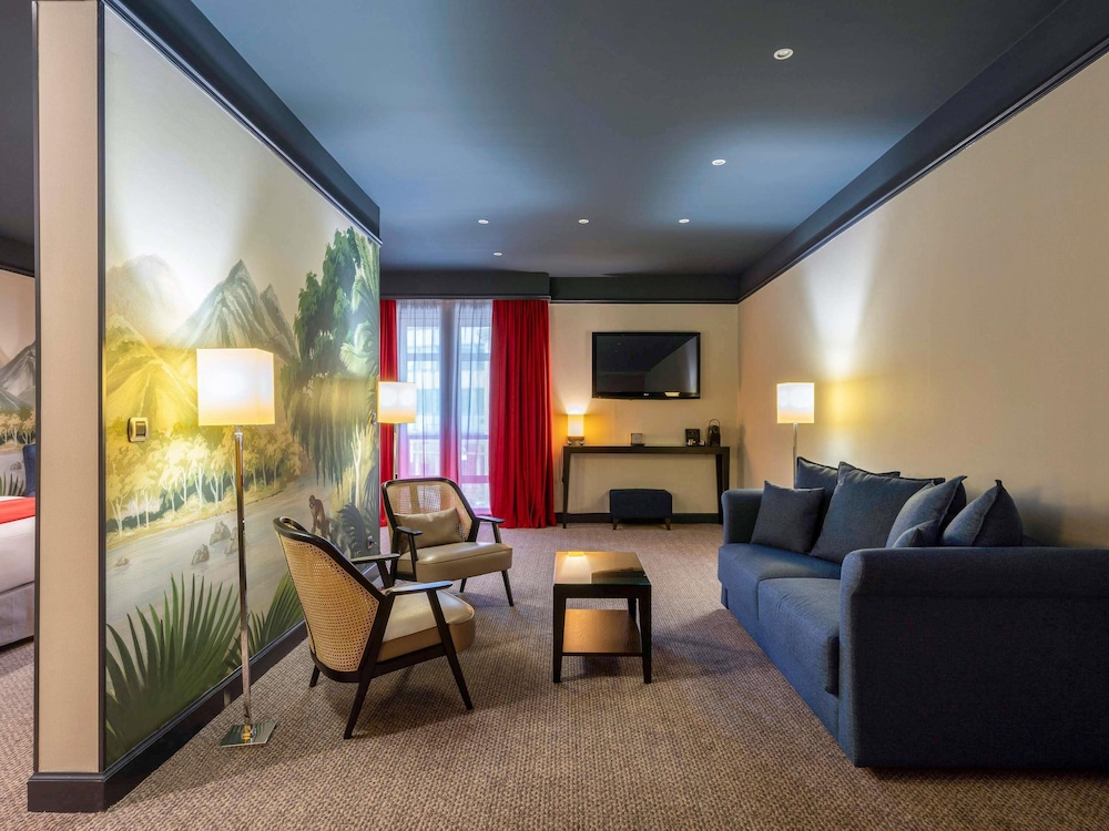 Standard Suite, 1 Double Bed with Sofa bed thumbnail 5