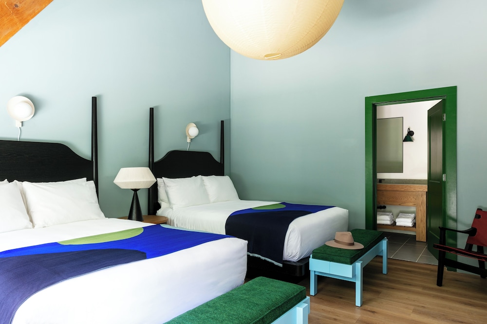 Room, 2 Queen Beds (Pavilion) - Photo 1