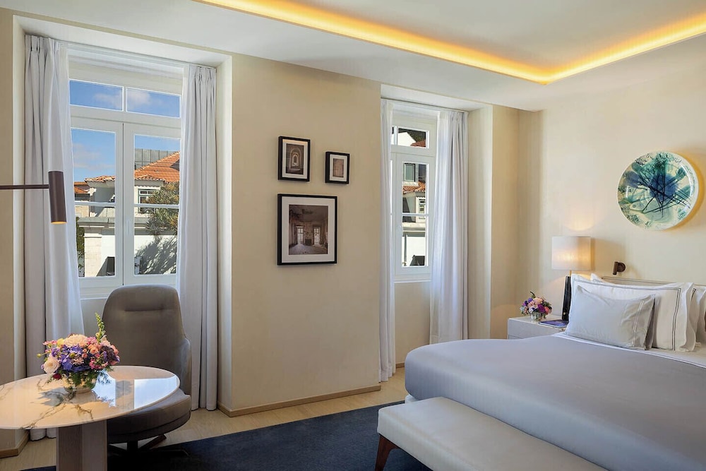 Available room thumbnail 6