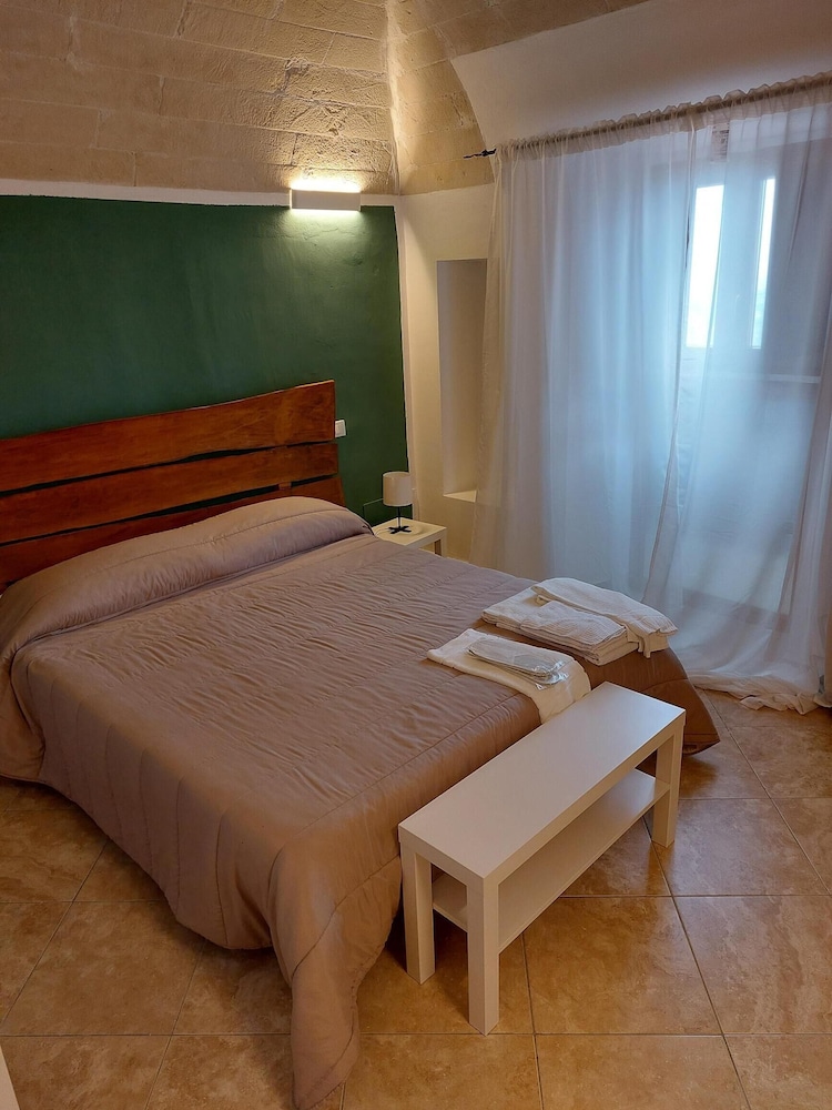 Junior Quadruple Room, Hill View