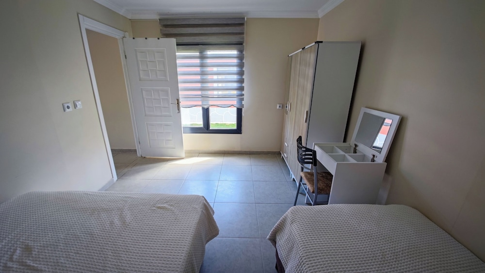 Apartment photo 2