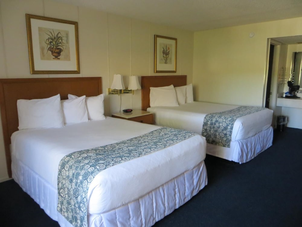 Classic Double Room, 2 Queen Beds photo 1