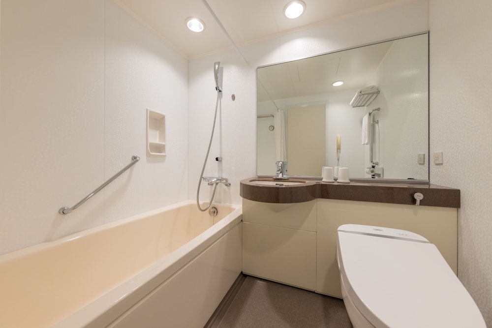 Moderate Triple Room, Smoking - Photo 6