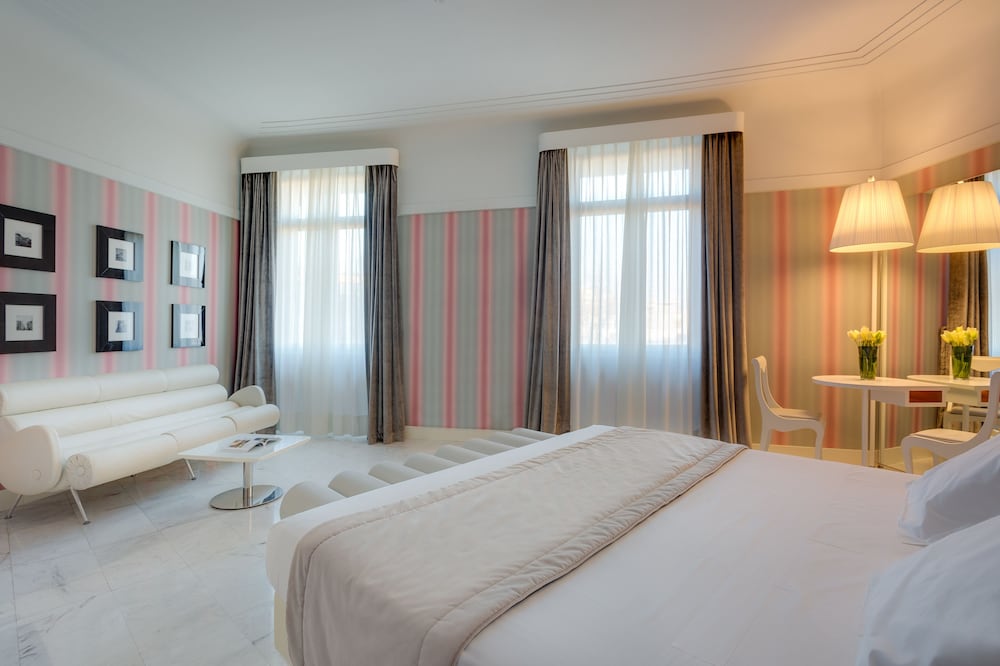 Deluxe Double Room photo 3