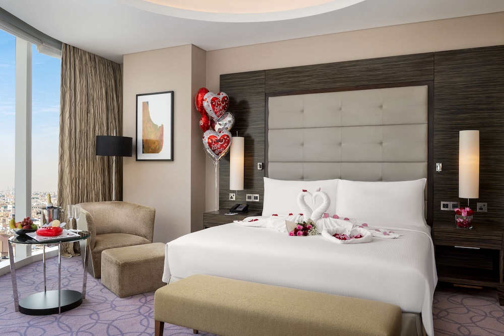 Deluxe Room, 1 King Bed - Photo 9