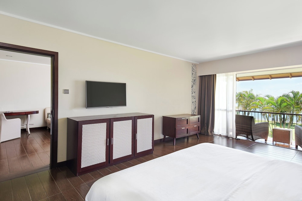 Suite, 1 Bedroom, Oceanfront (View) photo 3
