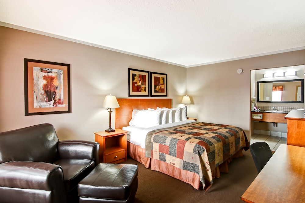 Economy Room, 1 King Bed (Exterior Access - Motel) photo 1