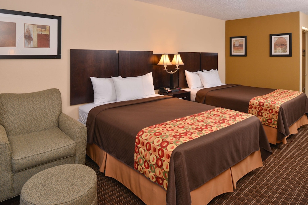 Room, 2 Queen Beds, Non Smoking photo 1