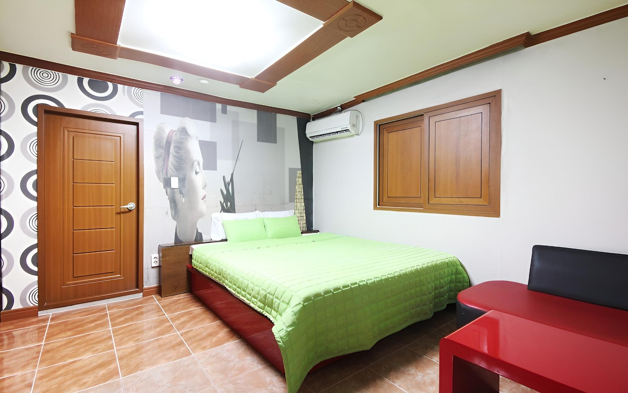 Room (VIP - Bathroom Bed) photo 2