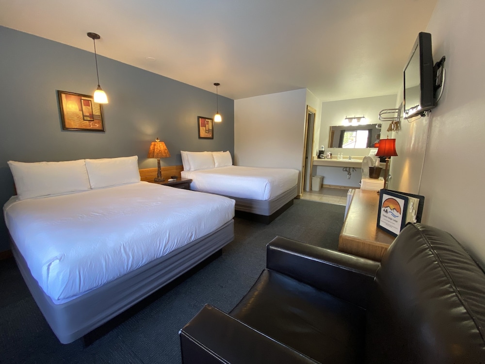 Room, 2 Queen Beds photo 1