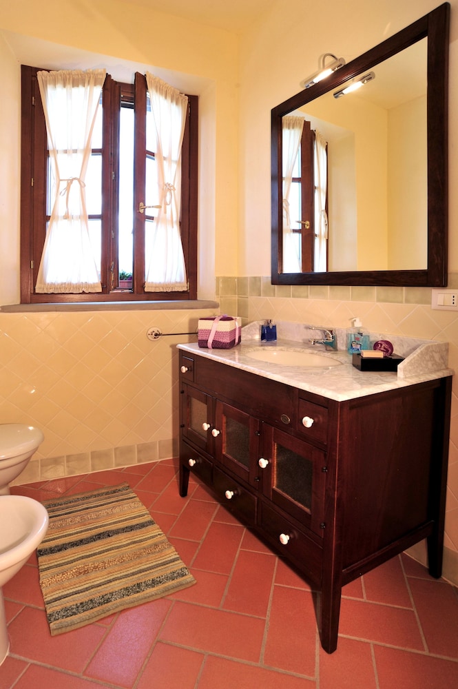 Family Apartment, 2 Bedrooms (LARGE) - Photo 12
