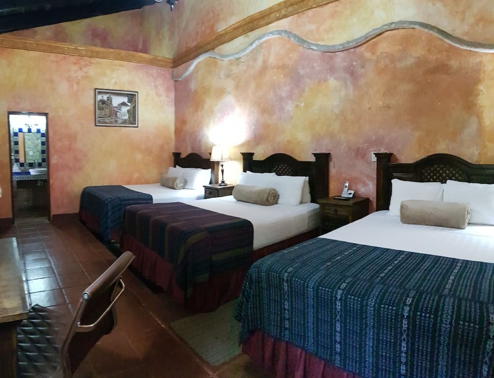 Standard Room, 3 Queen Beds