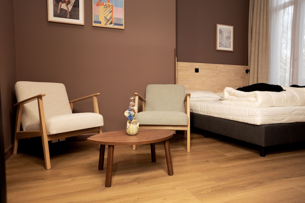 Deluxe Room, Multiple Beds, Non Smoking photo 2