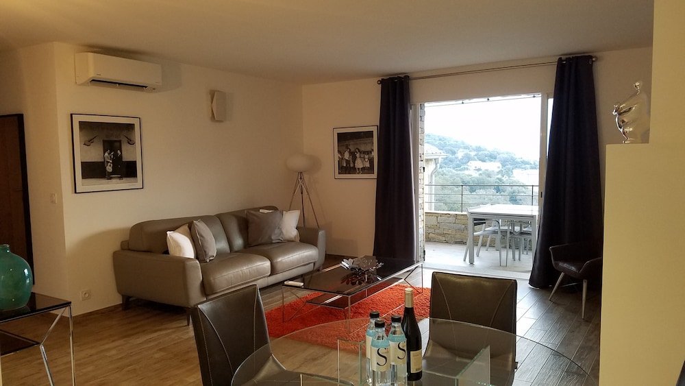 Duplex, Sea View (Orange)