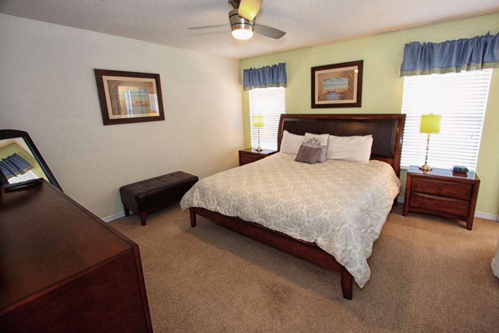 Apartment (3031 Encantada)