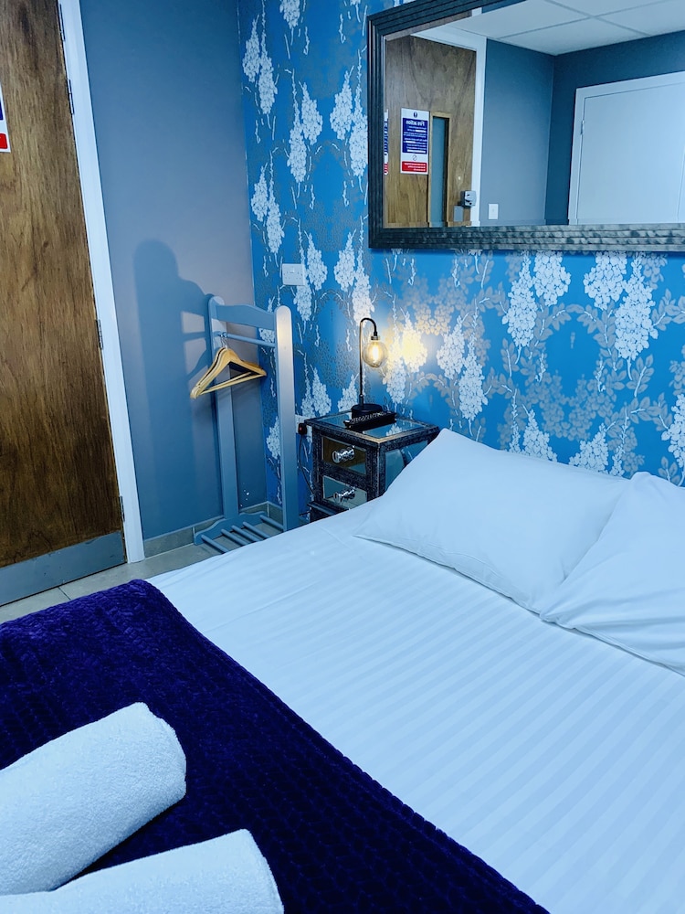 Superior Double Room, Ensuite (No Window-Airconditioning)