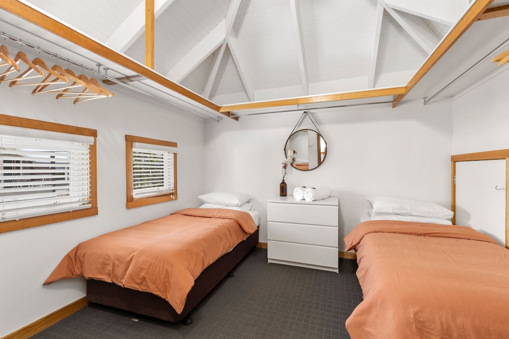 Deluxe Apartment, 1 King Bed, Park View photo 3
