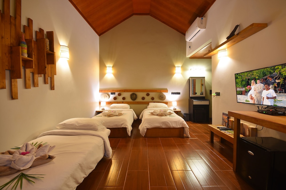 Family Bungalow, 1 Bedroom, Garden View, Garden Area photo 1