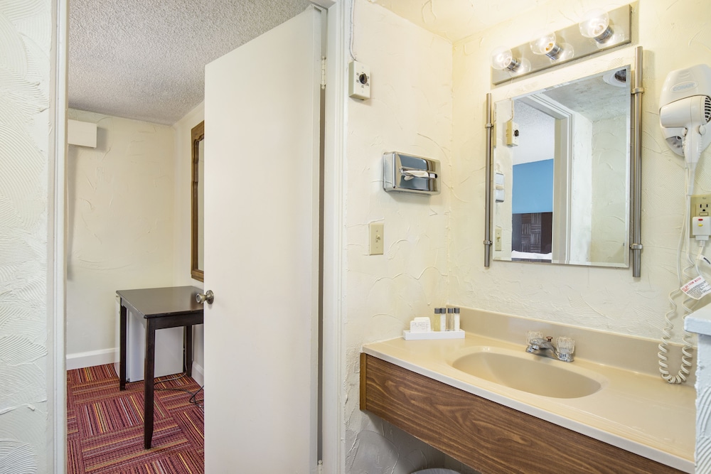 Standard Room, 2 Bedrooms photo 3