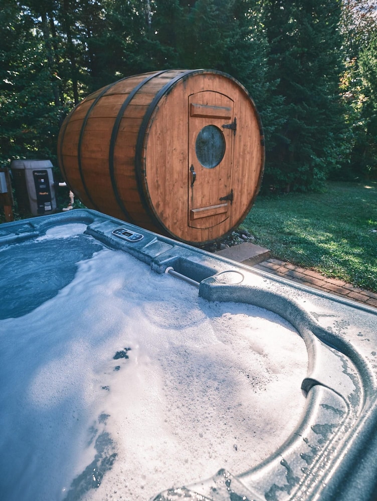 Executive Plus 44 - Majestic log Chalet With hot tub Sauna Heated Pool and Close to Activities, Kuva 15