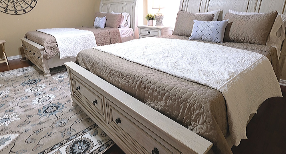 Grand House, 5 Bedrooms photo 1