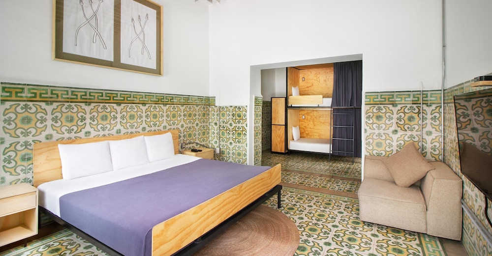 Comfort Quadruple Room, 1 Bedroom, Private Bathroom (Private Room) - Photo 3