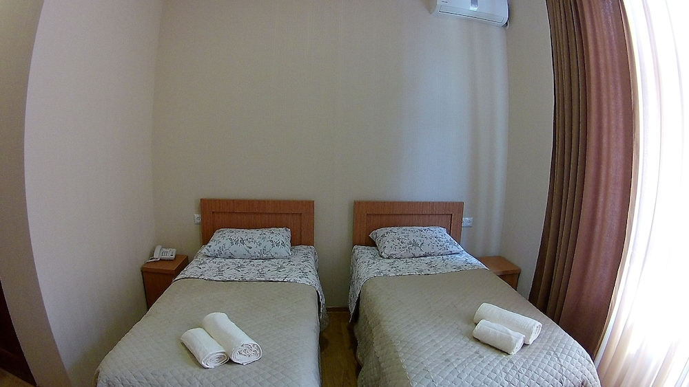 Basic Double or Twin Room, Balcony