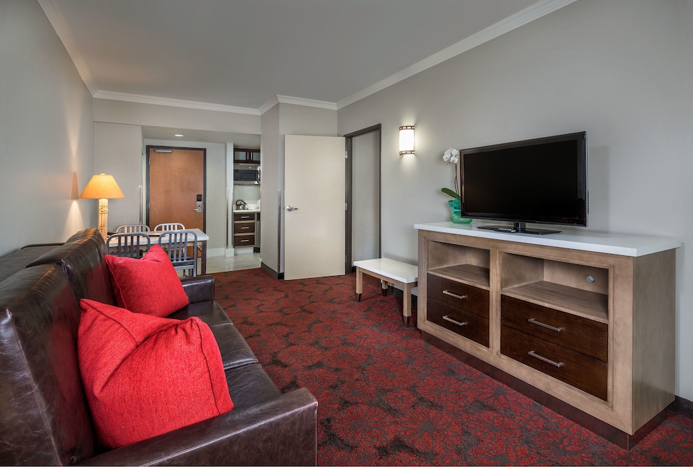 Suite, Multiple Beds - Photo 3
